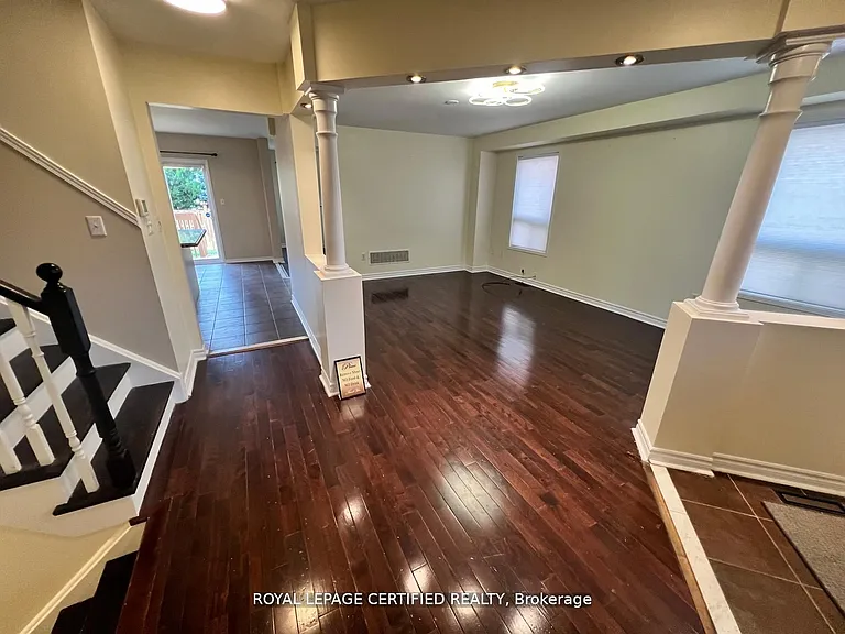 426 Orange Walk Cres — Photo 5