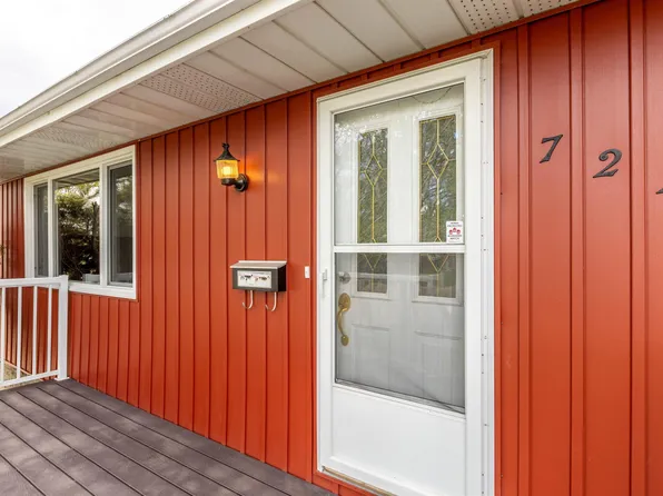 722 Grandin Dr, Morinville, AB T8R 1K2