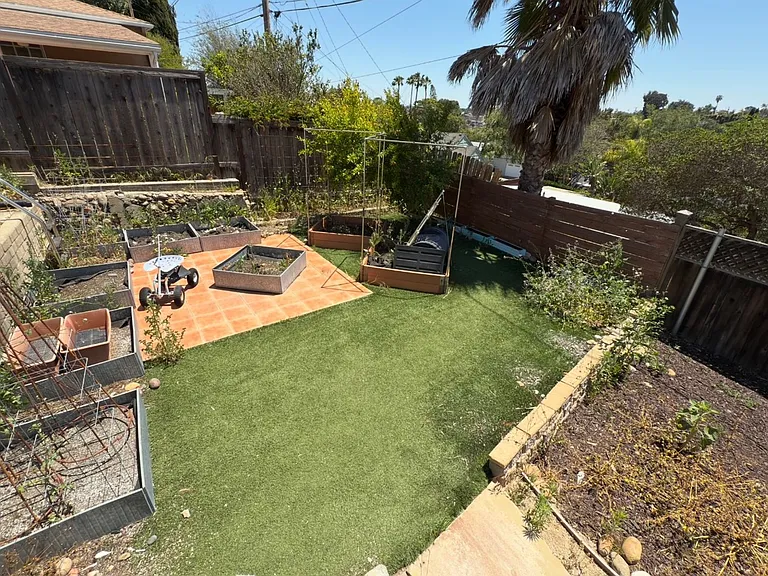 4572 Valencia Dr — Photo 17