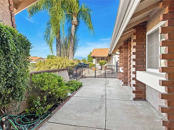2nd image of 2095 Silver Oak Way