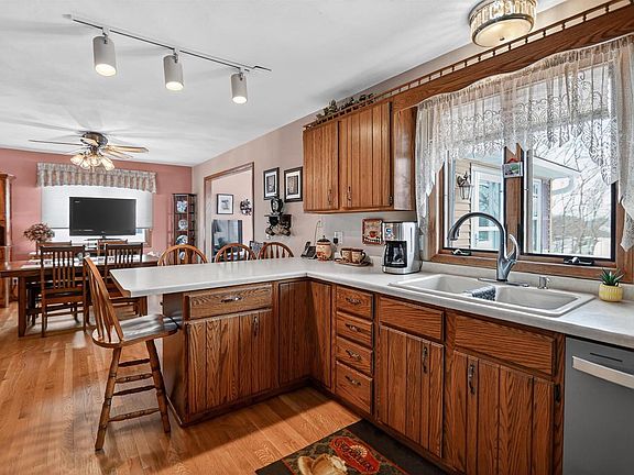 5th image of 714 Willow Run Street