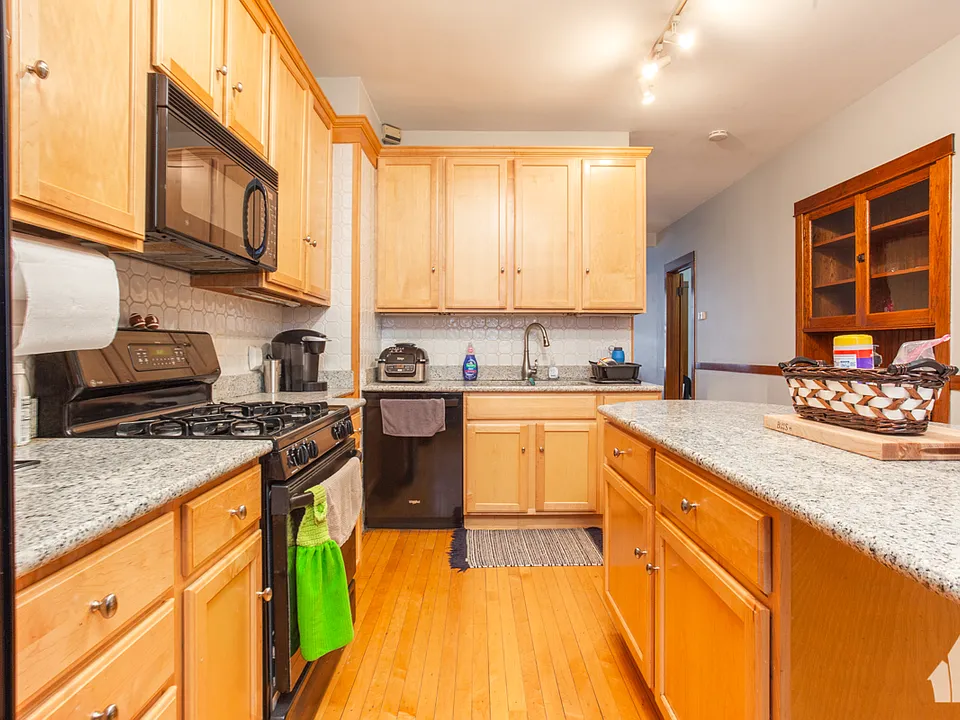 1538 W Wrightwood Ave #1