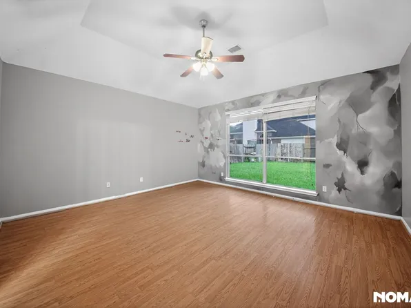 1811 Quiet Hollow Dr, Fresno, TX 77545