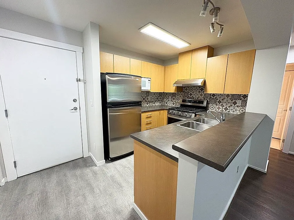 Building Photo - 9339 University Cres #316