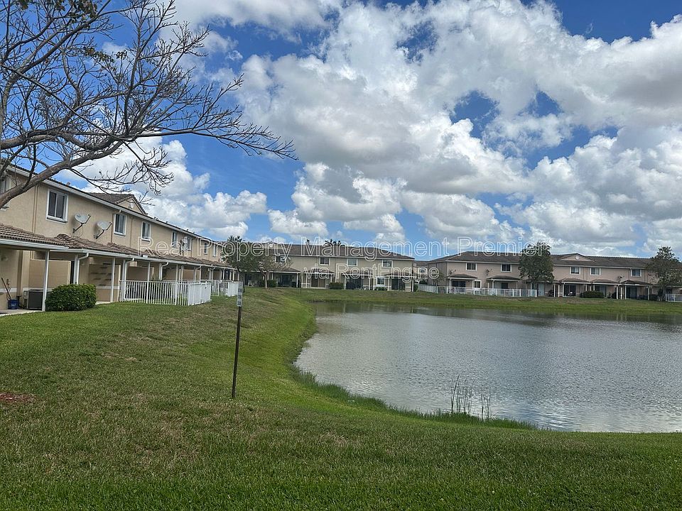 1st image of 5954 Royal Way