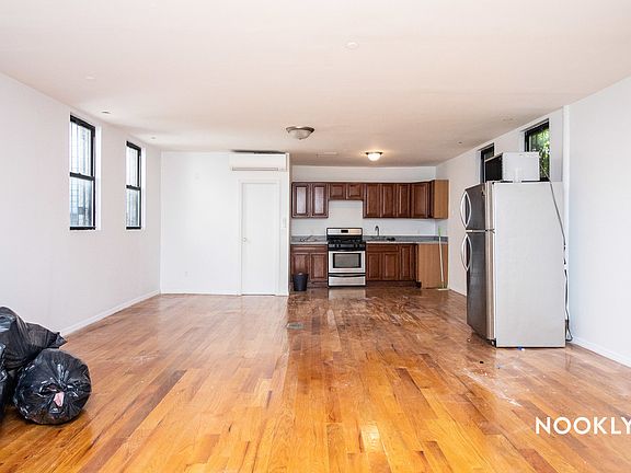 4th image of 78 Ten Eyck St #1C