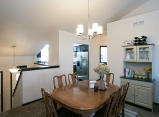203 Prairie Rose Pl, Solon, IA 52333