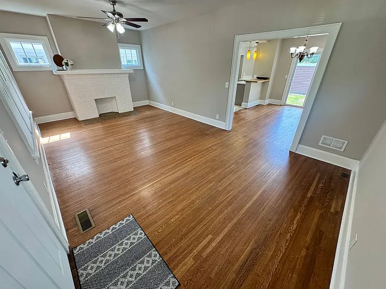 1323 W 3rd Ave — Photo 6