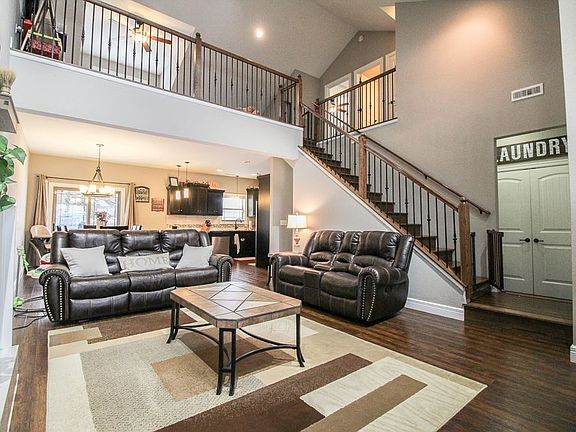 3rd image of 2225 Buckner Dr