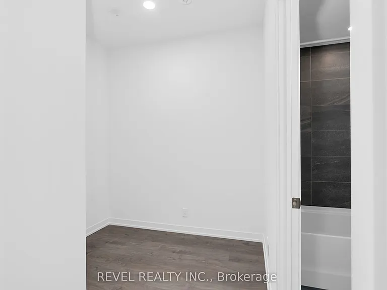 39 Mary St #1012 — Photo 20