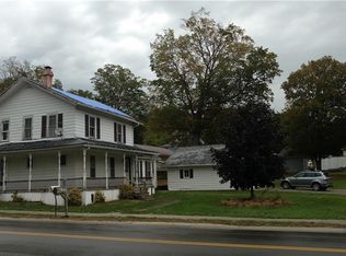 31 Park Rd W, Castile, NY 14427