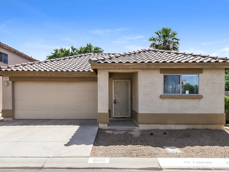 2200 E Spruce Dr — Photo 1