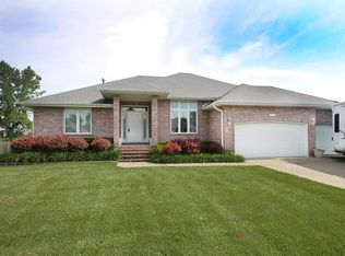 1703 E Parkview St, Ozark, MO 65721