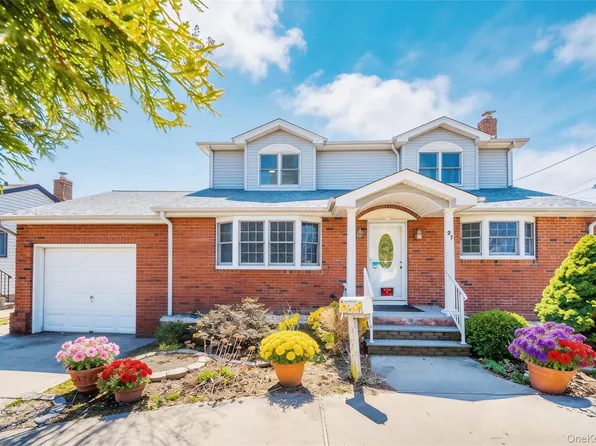 27 Westbury Avenue, Plainview, NY 11803