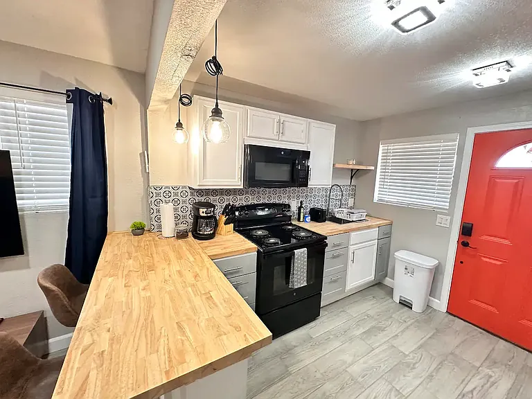 Full Kitchen