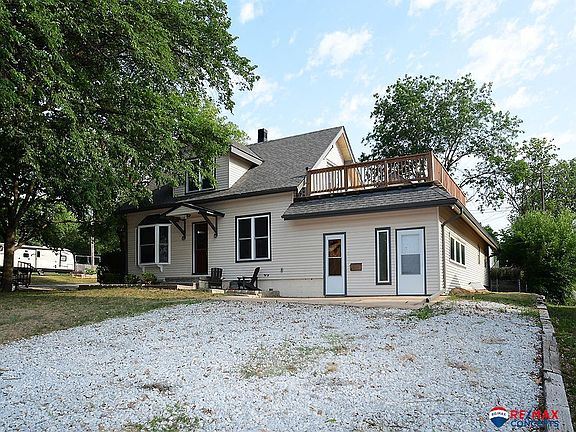 2nd image of 409 Pine St