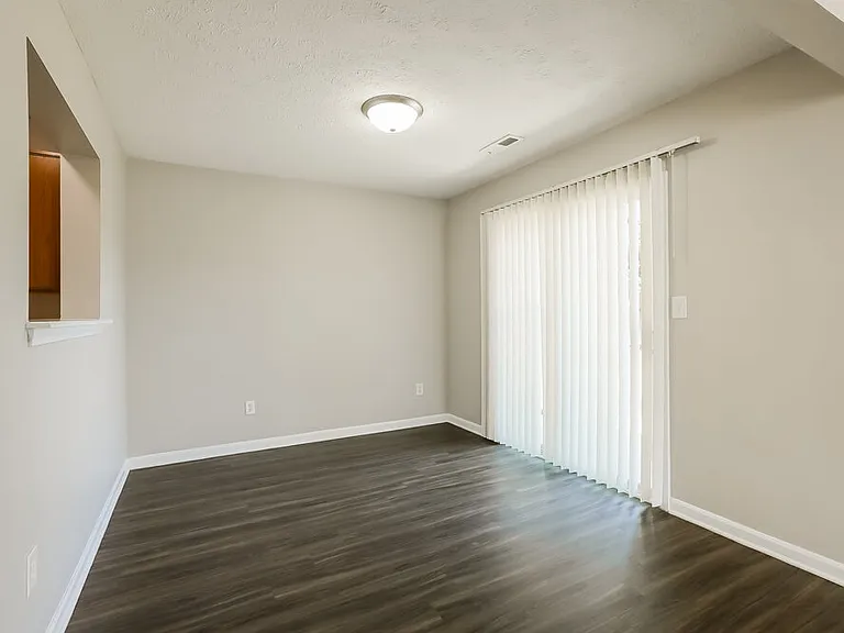 3210 Montgomery Dr — Photo 6