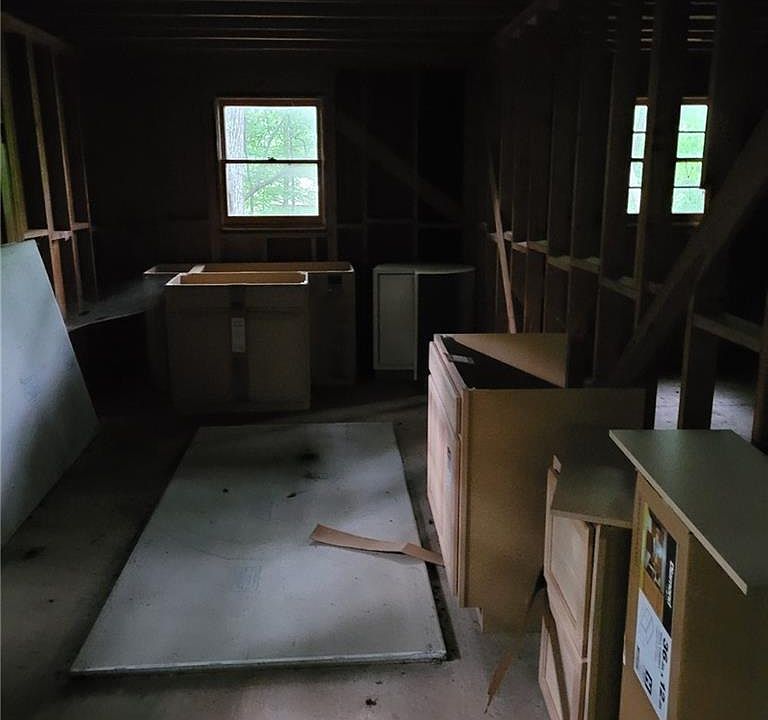 1st image of 180 Tammy Ln