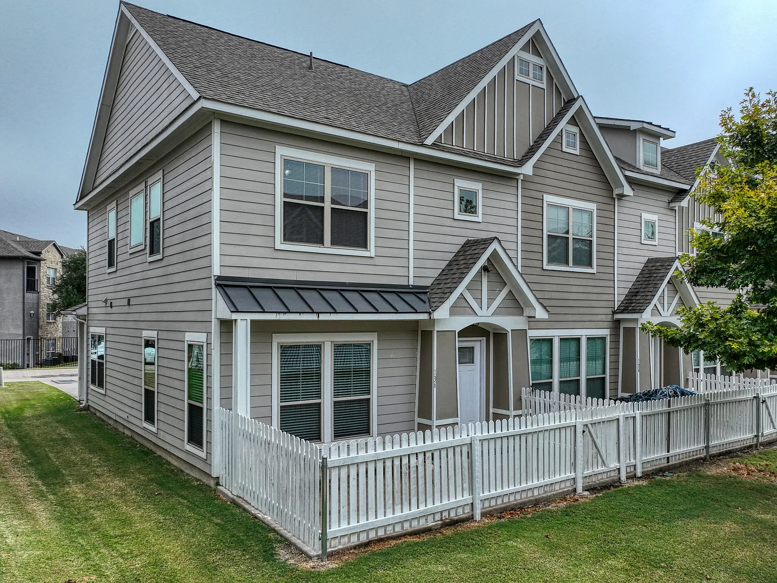 Maple Ridge Townhomes — Photo 2