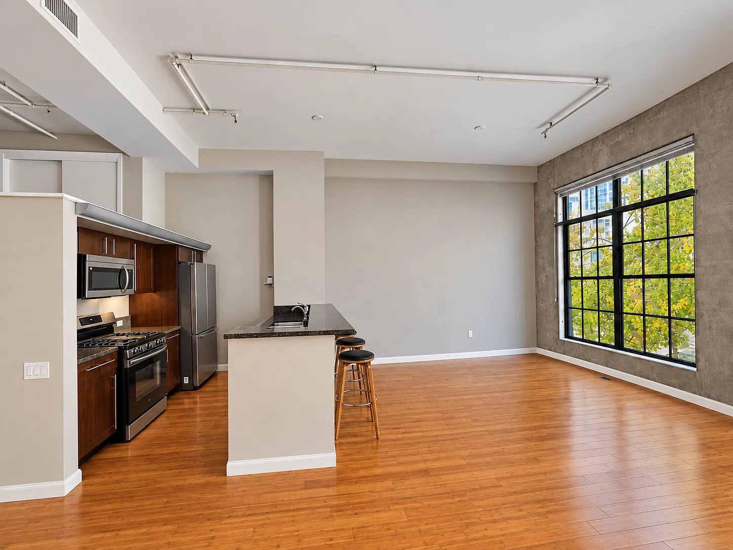 Studio, 1049 sqft, $2,899 — Photo 2