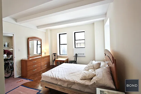 Rented by Bond New York | media 7