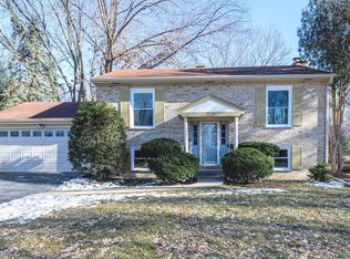 719 Webster St, Algonquin, IL 60102