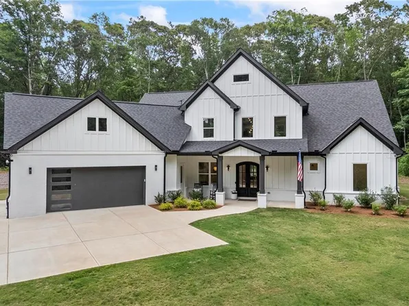 126 Elmwood Rd, Hoschton, GA 30548