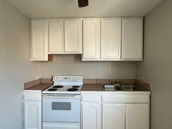 4th image of 3225 W Melvin St APT 2