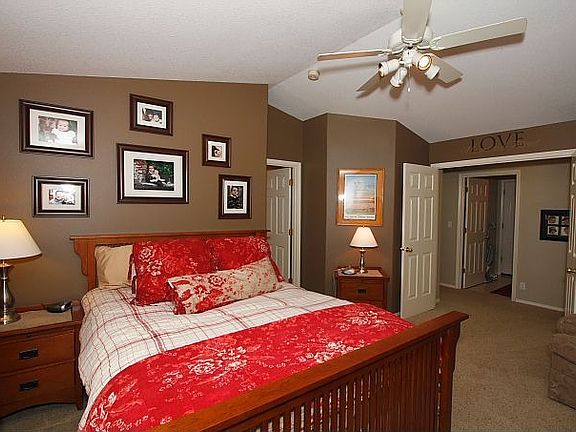 4th image of 3808 NE 38th St