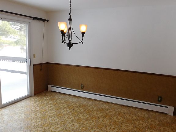 4th image of 230 W Lincoln St