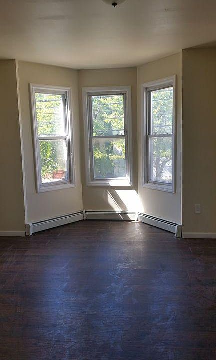 2nd image of 724 Bergen St #3