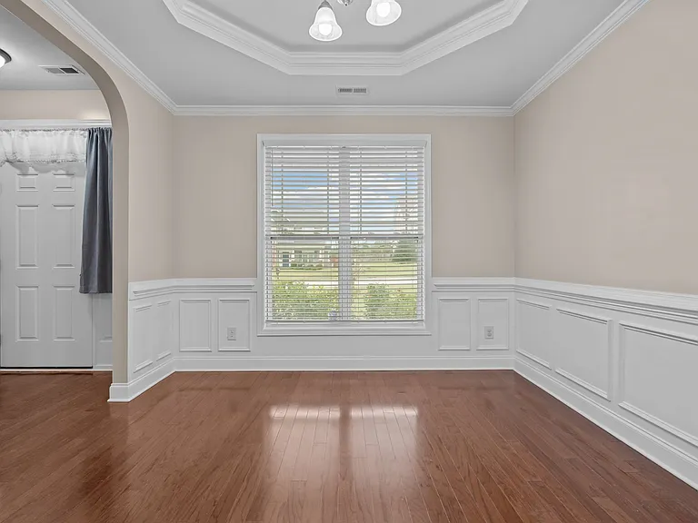 133 Lockwood Dr — Photo 6