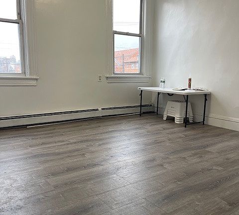 4th image of 525 27th St APT 2