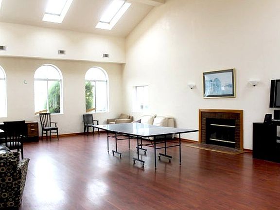 4th image of 5 Cove Ln #32