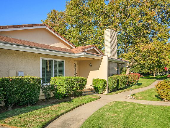 3rd image of 2137 Portola Ln