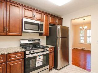 1962 Staunton Rd, Cleveland Heights, OH 44118