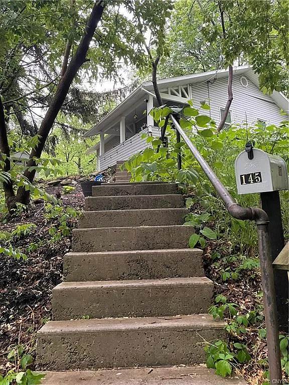 145 Arsenal Dr photo 1