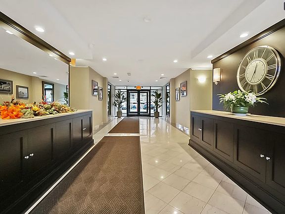 3rd image of 6 New Ln APT 4K
