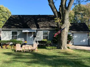 520 N Sleight St, Naperville, IL 60563