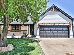 901 NE Colleen Dr, Lees Summit, MO 64086