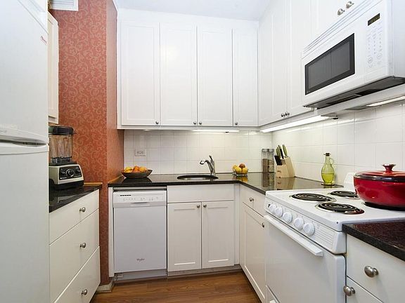 4th image of 240 E 47th St APT 2E