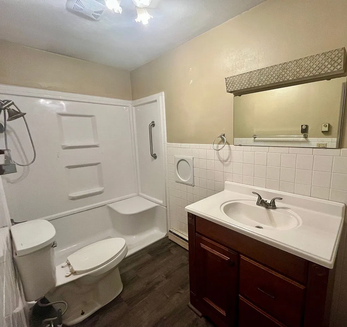 1330 Langdon — Photo 2