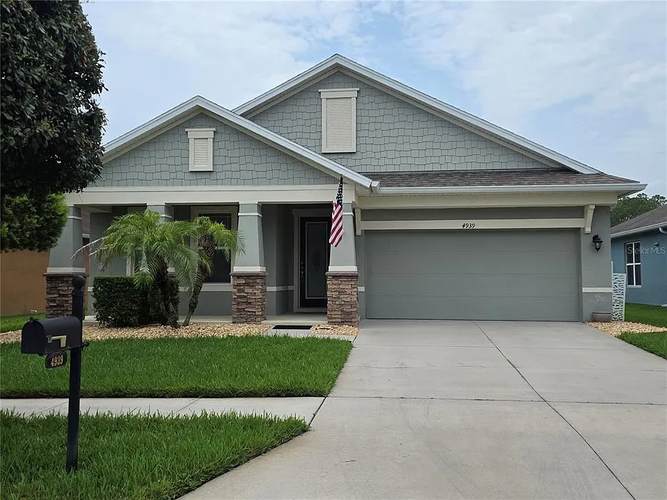 4939 Autumn Ridge Dr