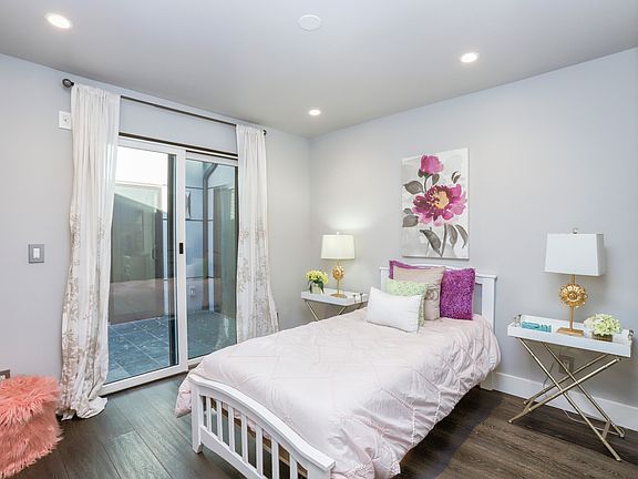 5th image of 655 Gilbert Ave