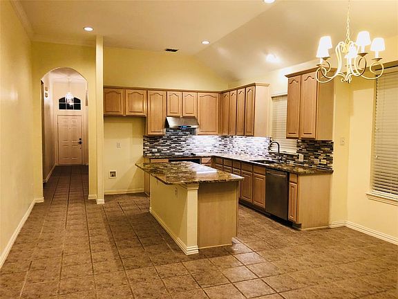 4th image of 4412 Burnhill Dr