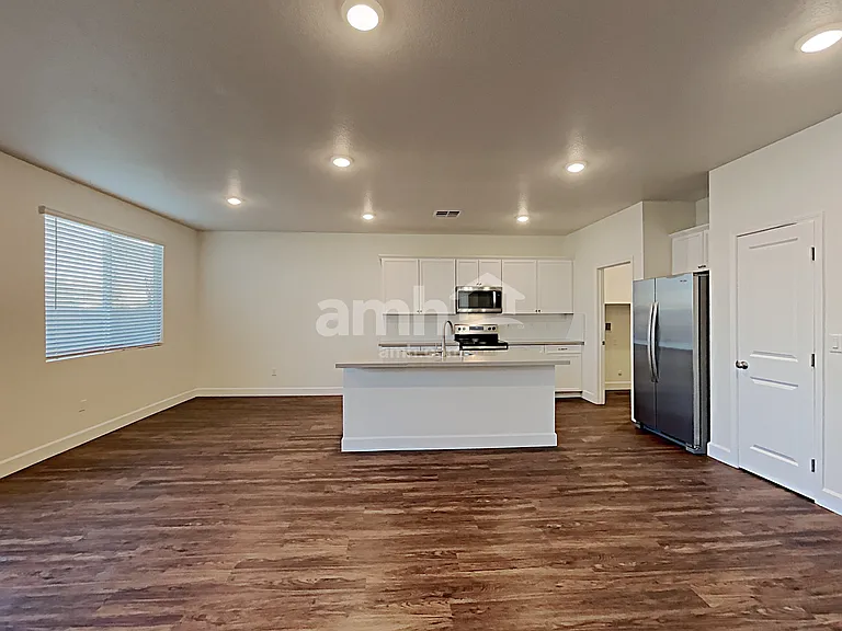 6043 Schmidt St — Photo 5
