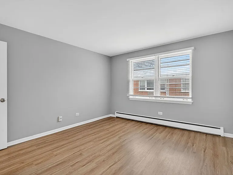 34-46 Kensington Apartments — Photo 13
