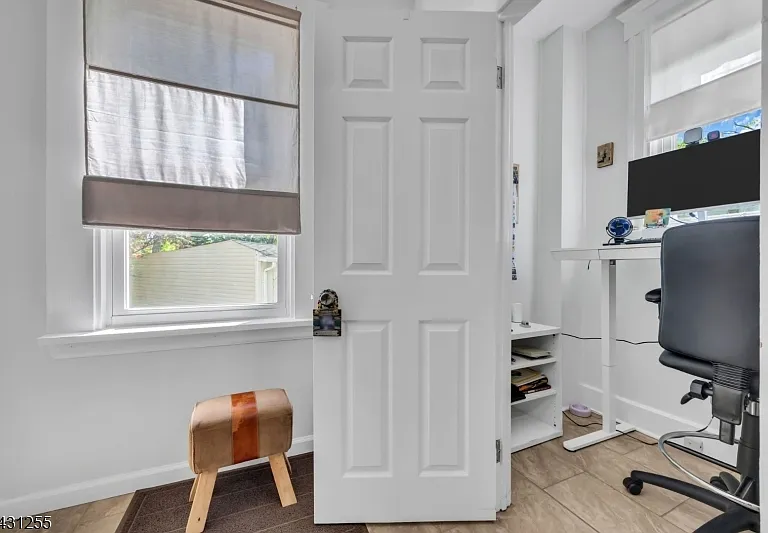 10 Vermont St — Photo 16