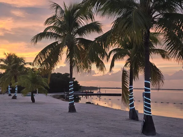 96 Avenue B, Key Largo, FL 33037