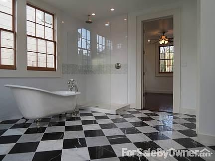 3rd image of 3501 Burgundy St